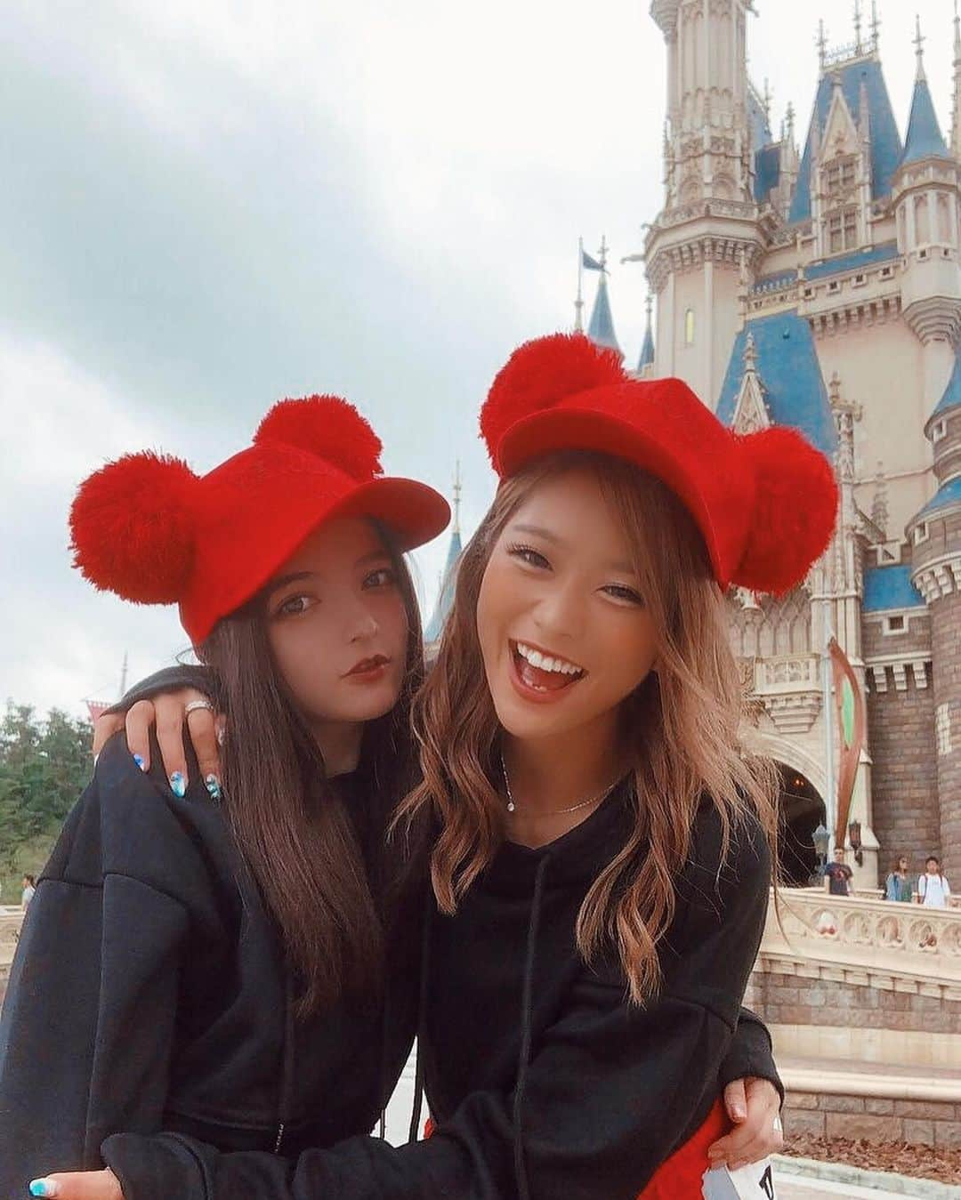 やしろななさんのインスタグラム写真 - (やしろななInstagram)「ありさしゃんと#disney 🏰♥️ ・ くだらない話ししかしてなくて笑ってた日😆最高😆」9月15日 20時21分 - 8467_0