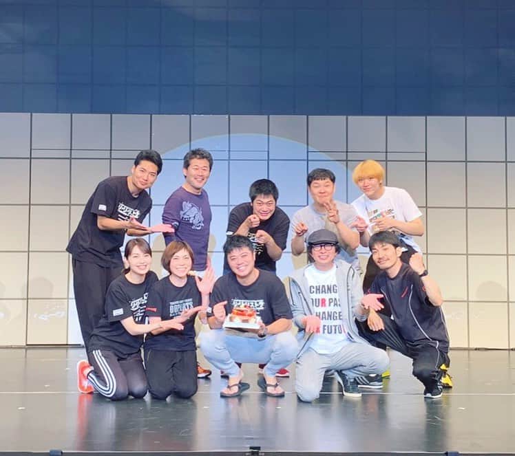 のインスタグラム：「北海道千秋楽無事終えました！ 毎日毎日楽しくて面白くて美味しくて。北海道の愛をまるっと受け取りました。皆様本当にありがとうございました❣️ 次は大阪ですっ  #リリリストラ #OOPARTS #道新ホール #この日は佐田さんのお誕生日🎉」