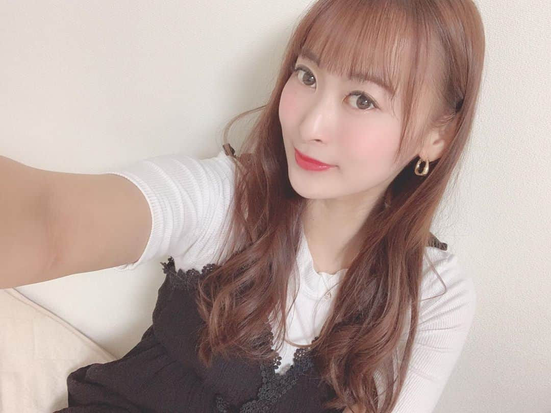 三浦亜莉沙さんのインスタグラム写真 - (三浦亜莉沙Instagram)「.﻿ 最近のお気に入りピアス✨✨﻿ .﻿ .﻿ シンプルで何にでも合う🧚🏻‍♀️ . アクセサリーはゴールド派です❤️ .﻿ .﻿ #アクセサリー﻿ #ピアス﻿ #ゴールドピアス  #ゴールドアクセサリー」9月15日 20時28分 - arisa_0720