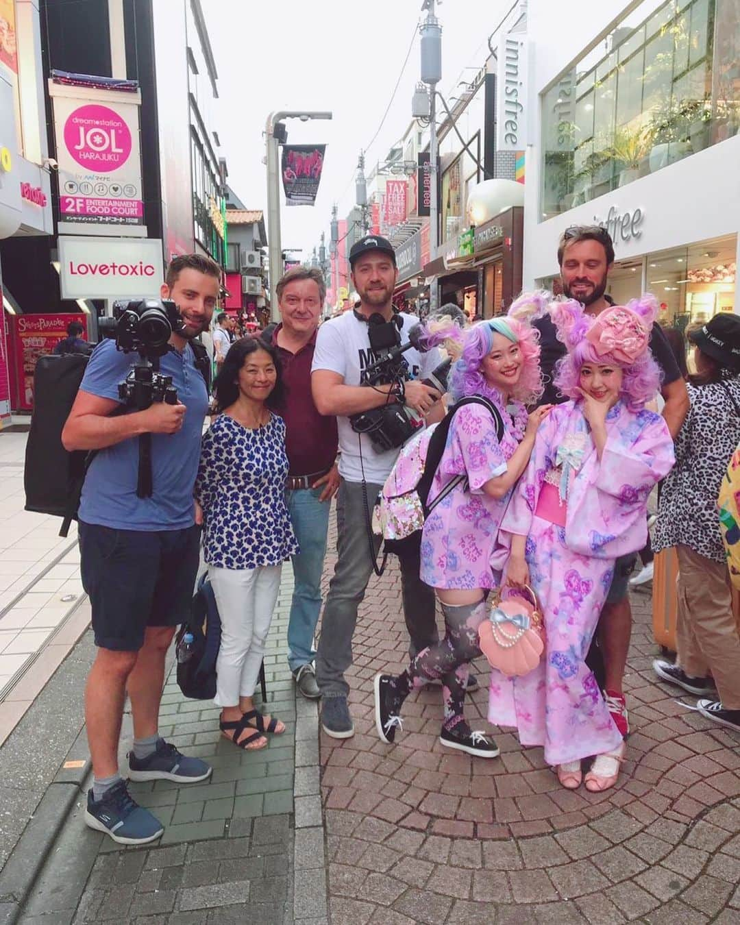 木村優さんのインスタグラム写真 - (木村優Instagram)「東京オリンピックに合わせてドイツの国営放送局ARD(日本のNHKのような放送局)で放送される﻿ 特番『Geheimnisvolle Tokyo 秘めたる東京の魅力』に密着していただきました！﻿ ﻿ 日本のカワイイを創る私の仕事と、﻿ ﻿ なんと✨今作ってるアニメ「ピスタとチオ」の製作現場を取材していただきました！✨ ﻿ ﻿ これが放送されるのは来年のオリンピック﻿ ﻿ その頃﻿ 「ピスタとチオ」はどうなってるかな﻿ ﻿ ﻿ この1年 自分の人生と真剣勝負﻿ ﻿ 世界を獲りに行くよ！🧞‍♀️✨✨﻿ ﻿ ﻿ #カワイイ文化 #KAWAII #木村優 #KIMURAU #ARD #東京オリンピック #PISTAANDCHIO #ピスタとチオ #jfashion #harajukufashion #原宿 #自分ビジネス」9月15日 21時16分 - kimura_u