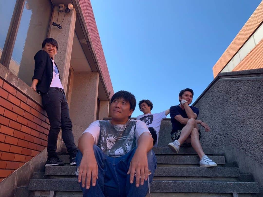 のインスタグラム：「本日のファミレスライブありがとうございました！ 来月は10/19です！ よろしくお願いします^_^ #ファミレスライブ #クロスバー直撃 #野洲文化ホール小ホール」