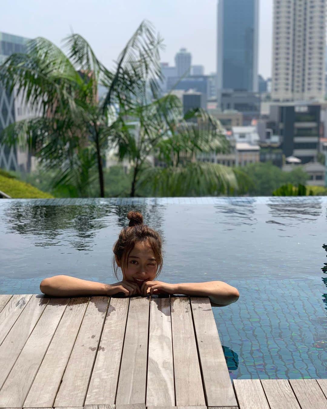 片原恵麻さんのインスタグラム写真 - (片原恵麻Instagram)「今まで泊まったホテルで1番好きだったかもしれない💘 シンガポールはデザインが美しい建物たくさんあったけどずば抜けて好きだった⠉̮⃝︎︎」9月15日 21時28分 - emma_katahara