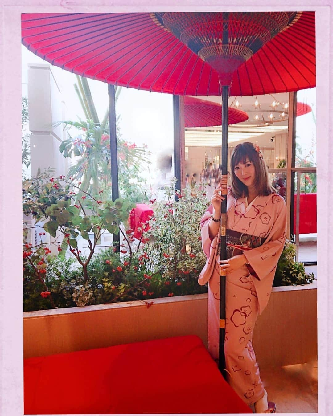 松浦麻里奈さんのインスタグラム写真 - (松浦麻里奈Instagram)「【インフルエンサー  エキスポ2019】 . インフルエンサーエキスポにて(๑•᎑•๑) @influencersexpo.jp . .  #インフルエンサー #インフルエンサーエキスポ #influencersexpo #ハーゲンダッツ #着物 #表参道 #京都 #red #influencer  #pr #コスメ #cosme #beauty #girl #friend #新商品 #ドレスコード #サムシングホワイト #kimono #event #summer #autumn #なめらか本舗 #fashion #savethegenic」9月15日 21時24分 - ay114.831m