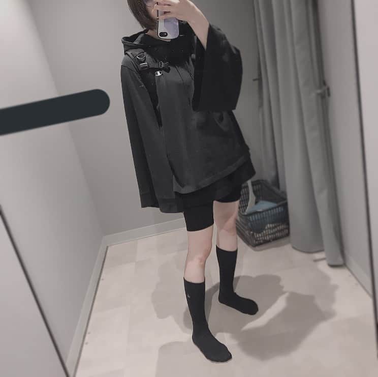 三田麻央のインスタグラム：「今日の装い👌 あとGUでまたまた可愛い装備買えた😡👏」