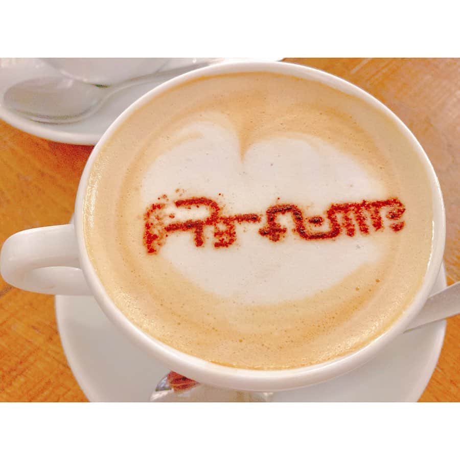 西脇彩華さんのインスタグラム写真 - (西脇彩華Instagram)「＊ タワレコ #PerfumeCAFE ☕️💕 ・ かわいい😭✨ 愛に溢れた空間💕 メニューも美味しい！！ メニュー名が全部Perfumeの曲だったよ🌸 サイコーでした🧸❣️ ・ #cafe #coffee #prfm #towerrecords」9月15日 21時43分 - chapon_930