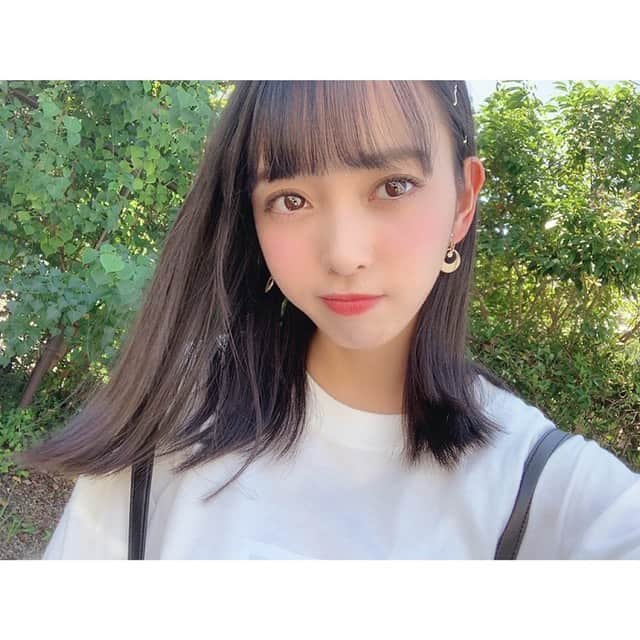 石田みなみさんのインスタグラム写真 - (石田みなみInstagram)「STU48 3rdシングル ﻿ 「大好きな人」﻿ 個別握手会 in大阪﻿ ﻿ 7日間あった個別握手会も﻿ 今日が最終日でとてつもなく寂しさを感じました😢﻿ ﻿ ﻿ また前回と雰囲気を変えてみたり﻿ 握手会ではお初の外ハネをしてみたよ💇‍♀️💗﻿ ﻿ ﻿ 使い回しできそうで﻿ お気に入りやあ〜💭😍﻿ ﻿ ﻿ ﻿ #STU48 #charmingtrip﻿ #Stucharmingtrip #石田みなみ﻿ #3rd #シングル #大好きな人 #個別握手会﻿ #﻿ヘアアレンジ #外ハネ #ぱっつん前髪  #イヤリング #ピン  #pageboy #ロンt #サス付き #サスペンダー #スカート #ステッチ」9月15日 21時49分 - ishida.minami_373