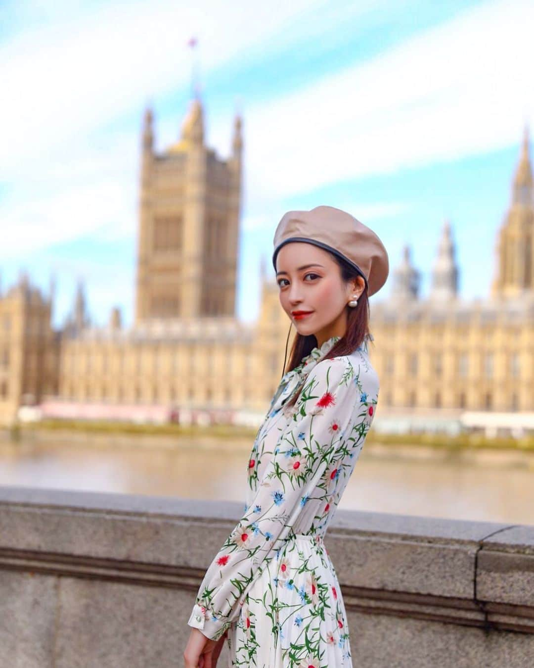 愛沢えみりさんのインスタグラム写真 - (愛沢えみりInstagram)「Big ben❤️ ロンドン着いてトランク無くて😂 お洋服着たかったのいっぱいあったけど着れず😂 帽子はあってだからずっと被ってるの笑笑 けど 2回目だから 無いってなっても笑えた😂💕 ちなみに見つかって日本に送られてきます🐶 どこに旅したんでしょう🤣」9月15日 21時53分 - emiri_aizawa