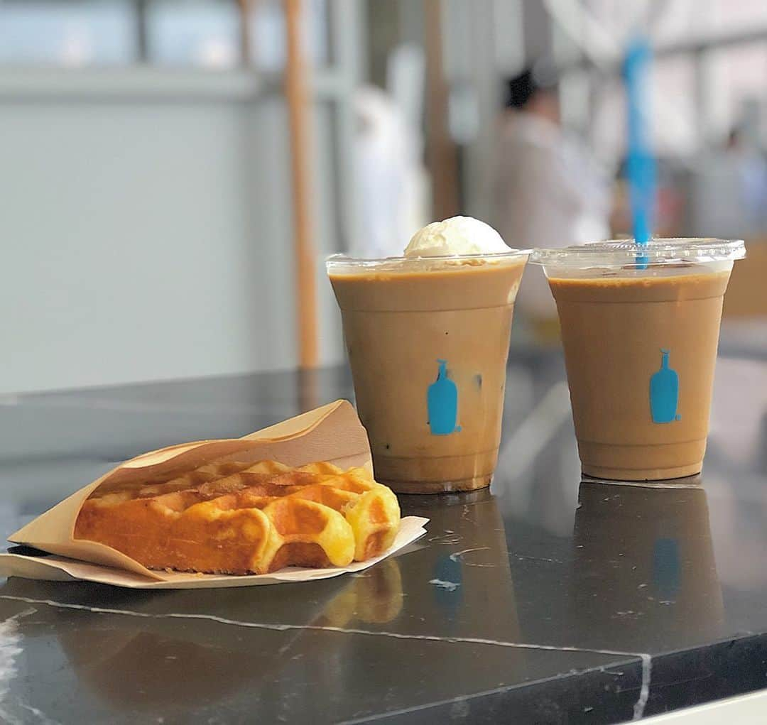 太田りこさんのインスタグラム写真 - (太田りこInstagram)「この前の東京で初めて行ったblue bottle coffee☕️コンテナとか倉庫みたいなお店大好き。😇天井が高いっていいな…🐥 . #tokyo #bluebottlecoffee #cafe #coffee #coffeeshop #teatime #japan #instagood #instafood #instagram」9月15日 21時55分 - porico0617