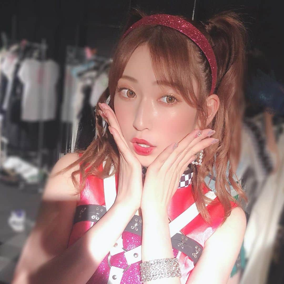 吉田朱里さんのインスタグラム写真 - (吉田朱里Instagram)「🐰🐰🐰？💗 . #ツインテール」9月15日 22時00分 - _yoshida_akari