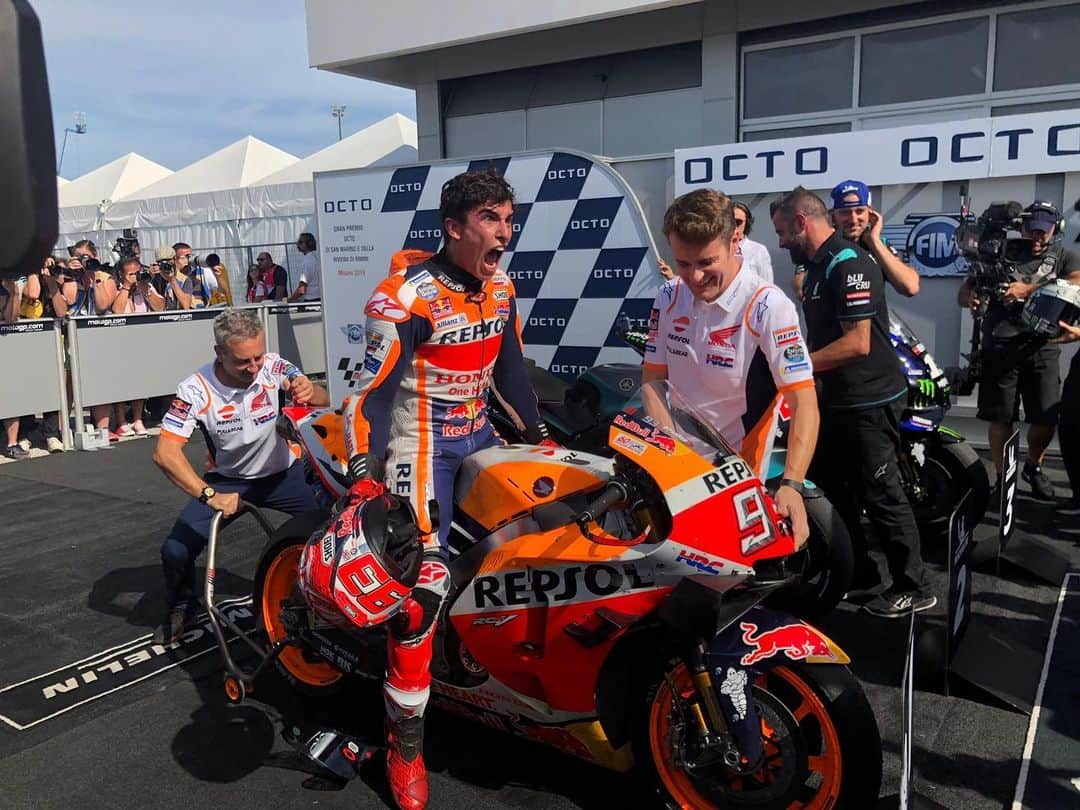 レプソル・ホンダのインスタグラム：「🏆 VICTORY! 🏆」