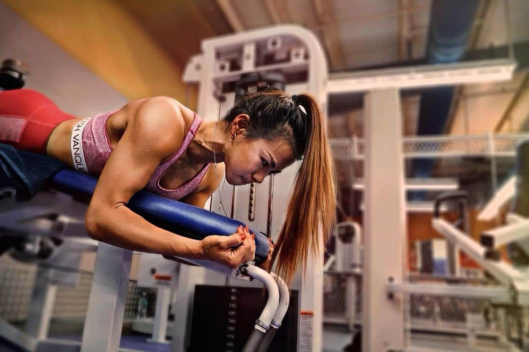 倉地美晴さんのインスタグラム写真 - (倉地美晴Instagram)「・ The more I know workout, will remind that I am weak. When I recognize my weaknesses and accept them, I become stronger and more challenger. ・ 極めれば極めるほど、 自分がいかに弱いかを思い知らされる。  自分の弱さに気づけば気づくほど、 よりいっそう挑戦したくなる。  @vqfit @vqfitwomen  #guam #teamtravelers #ifbb #ifbbbikinipro #npcbikiniathlete #ifbbpro #miharukurachi #motivation #fitness #workout #vq #vqfitwomen」9月15日 22時06分 - miharu_kurachi