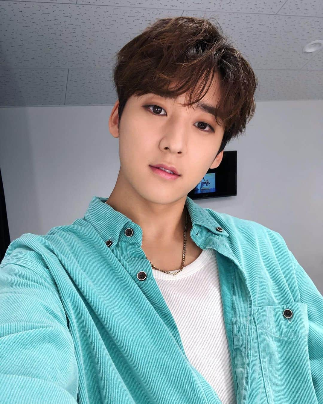 ケビン さんのインスタグラム写真 - (ケビン Instagram)「Hi. How are you?💚」9月15日 22時24分 - kevinwoo_official