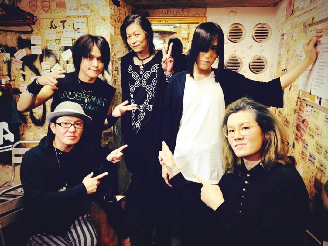Kyrieのインスタグラム：「研次郎さんサポート、本八幡公演でした。有難う。  スリリングな楽曲とライブの勢いの鬩ぎ合い。研次郎さんならではの素敵なステージでした。  明日も本八幡。 明日はいつも通り右側にいるよ。」
