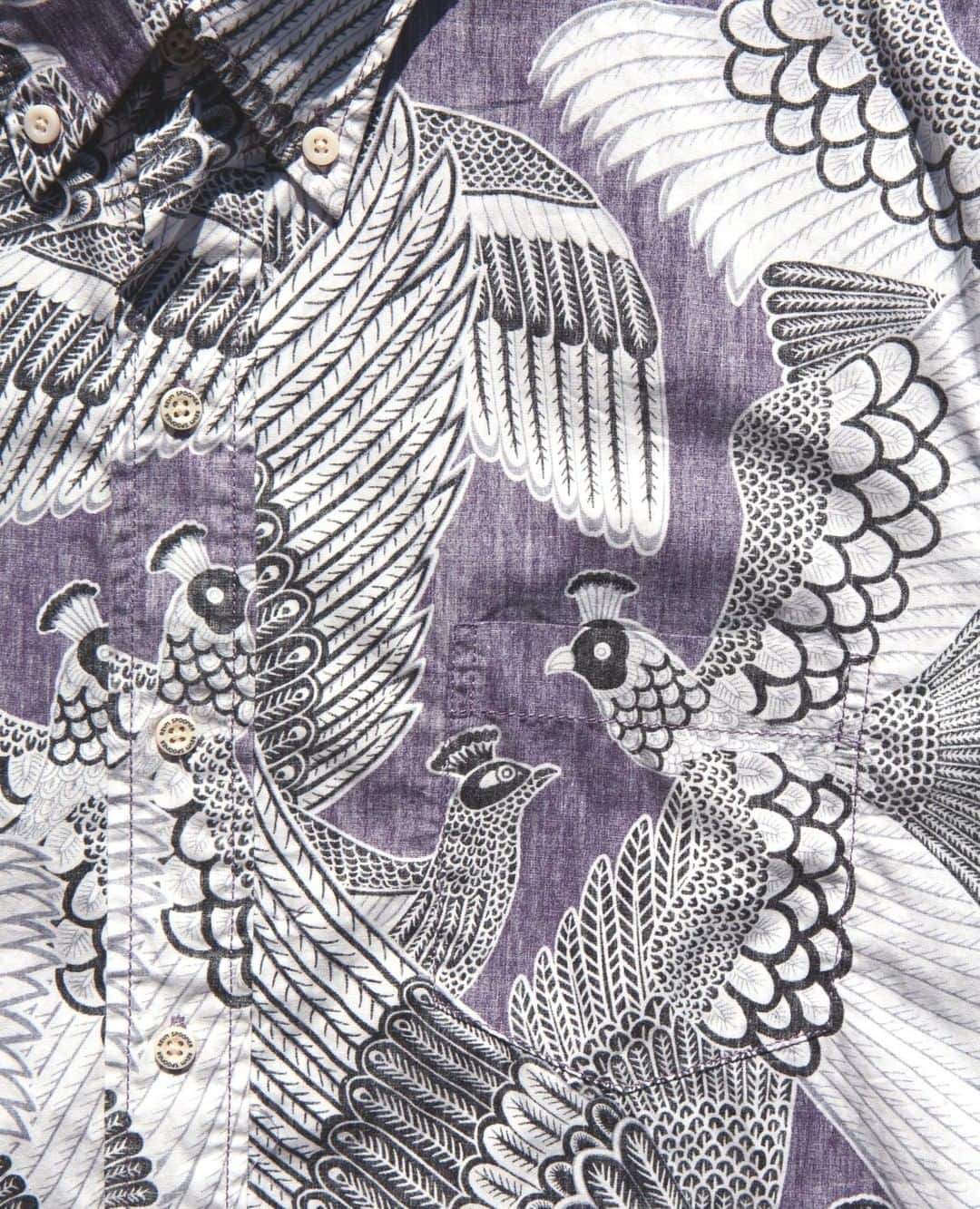 のインスタグラム：「Calling all Peacocks!⁠ Meet Wings over Nippon, stunningly hand-drawn in a highly detailed, monotone style by our long-time artist/genius, Carole. This print invites you to find your inner peacock and #liveincolor. ⁠ .⠀⁠ .⠀⁠ .⠀⁠ .⠀⁠ ⁠#bespooner #mensfashion #visualvacay⁣ #style #design #fashion #reynspooner #patternpeople #wearableart #hawaiinshirt⁣ #wdywt #wiwt #waywt #whatiworetoday #heritagestyle #menslookbook #fwis #dapper #summervibes #summerstyle #menstyle #soulaloha⠀」