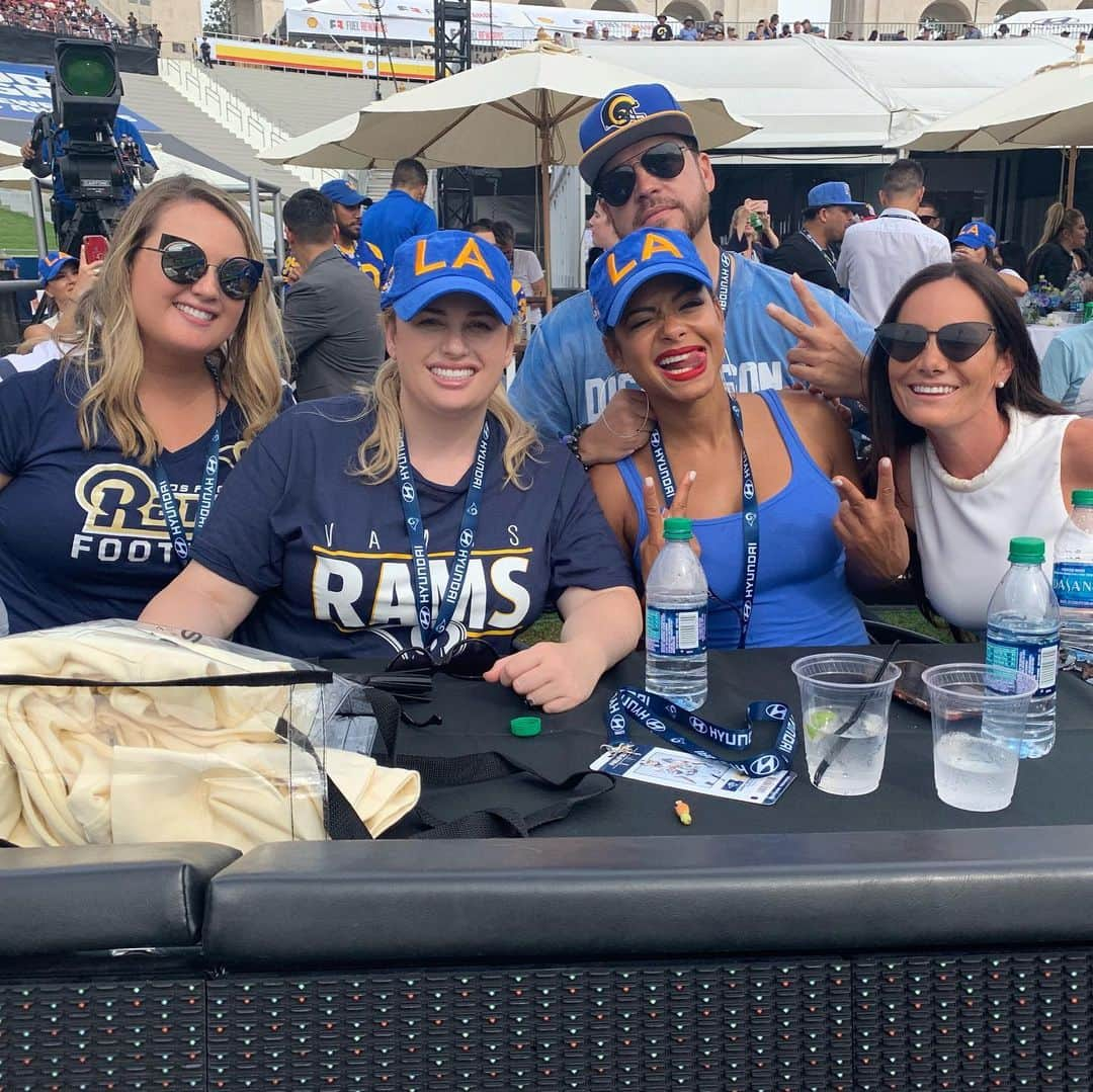 レベル・ウィルソンさんのインスタグラム写真 - (レベル・ウィルソンInstagram)「Whose house? Rams house! #vamos congrats to @jaredgoff and the whole team for a stellar opening home game x」9月16日 8時48分 - rebelwilson