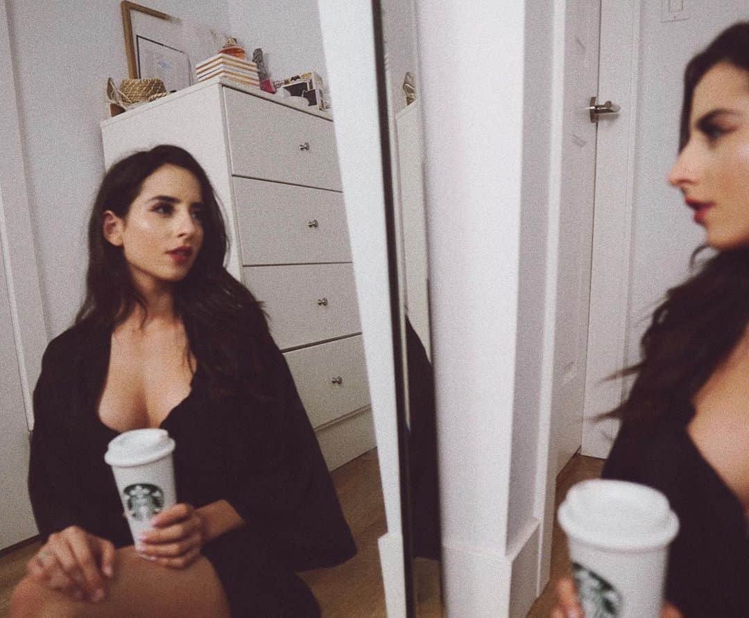 Sarah Ramadanのインスタグラム：「fitness didn’t solve my problems -  coffee did. ☕️ ⠀ ⠀ I don’t look in the mirror anymore as if I’m trying to solve an equation: “what if I subtracted X from my body, and raised Y to the power of bullcrap - maybe then I’d be happy?” 📐👩🏻‍🔬lol my body just couldn’t mathematically please an illness such as anorexia. and with equal restraints, any #fitspo goal would fall short too. Because no matter what, a box is a box, and no one should live with such constraints. When your worth is immeasurable, equations won’t cut it. When your body deserves unconditional respect, limits become lethal. ⠀ So, to sum up a mathematical metaphor with fewer words: ⠀ you = worth ⠀ you - fitness = worth ⠀ you + fitness = worth ⠀ you - mental illness = worth ⠀ you + mental illness = worth ⠀ you + 100 lbs = worth ⠀ you - 100 lbs = worth ⠀ you = worth💜 ⠀ ⠀ allow me to plug something I made really quick :) I just posted a new video to my brand new YouTube series, *coffee corner* ☕️🌻- where I drink my morning cup and get cozy in conversations inspired by you all - men and women that are doing their best tin the skin they’re in💜 if that sounds good, I welcome you to pour a cup and I’ll see you there🧘🏻‍♀️ ⠀ have a brew-tiful day my friends💐✨ ⠀ ⠀ #coffeecorner #fightforgrowth #coffeepunsalldayerrday」