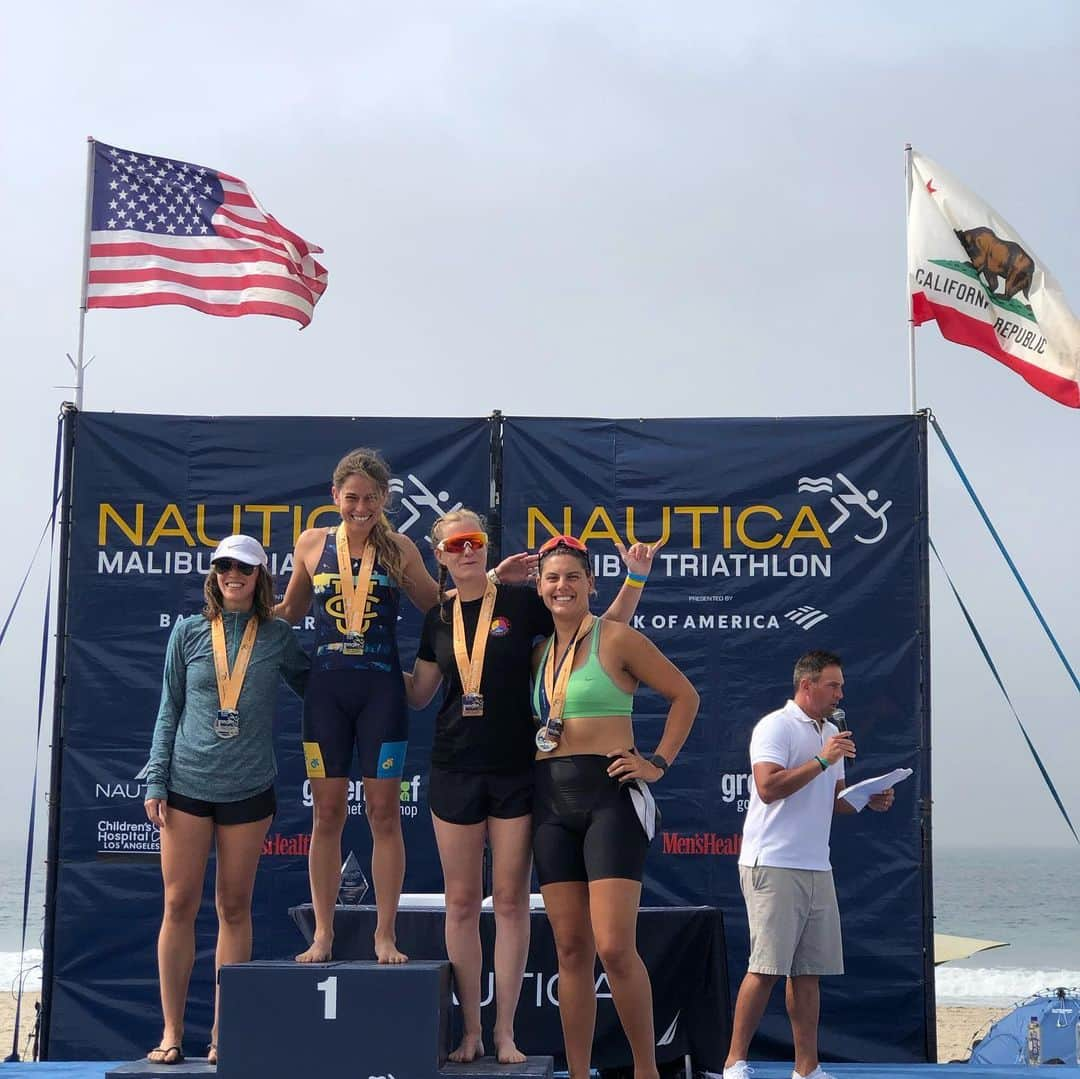 トニー・ゴールドウィンさんのインスタグラム写真 - (トニー・ゴールドウィンInstagram)「My mommy got 5th place at the Malibu Triathlon this morning. #Mika #proudpup #nauticamalibutri」9月16日 9時27分 - tonygoldwyn