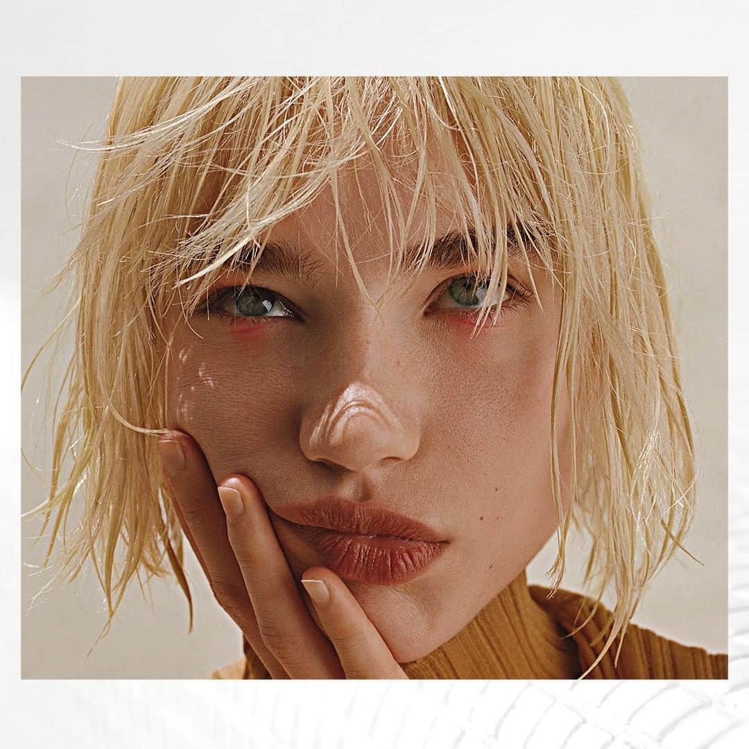 Yves Saint Laurent Beautyさんのインスタグラム写真 - (Yves Saint Laurent BeautyInstagram)「Daring beauties don’t take a break. Does your makeup style change with the seasonal shift? #yslbeauty @eveningstandardmagazine  PHOTOGRAPHS BY DARIA KOBAYASHI RITCH  @dritch MAKE-UP BY TOM PECHEUX  @tompecheux STYLED BY SOPHIE VAN DER WELLE @sophievanders BEAUTY DIRECTION BY ROSE BEER @roseharrietbeer Model Meghan Roche at IMG Models @meghanroche Hair Teddy Charles at The Wall Group @teddycharles35」9月16日 1時00分 - yslbeauty