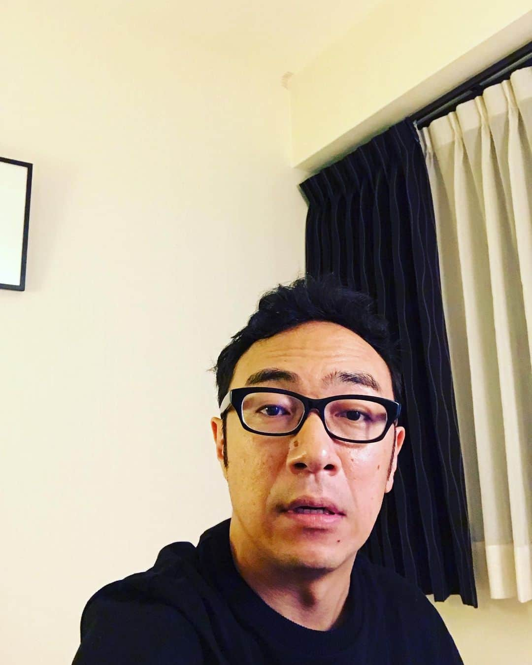 角田晃広さんのインスタグラム写真 - (角田晃広Instagram)「福岡公演初日終了！ 最後にいつものクレープ屋に寄ってからホテルの部屋へ。 明日は2公演！  #東京03#人間味風#北キツネの大好物#63と58の2個食べた」9月16日 1時18分 - akihiro_kakuta