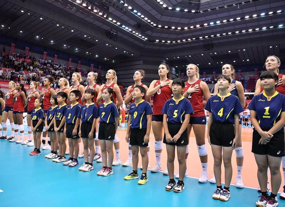 USA Volleyballさんのインスタグラム写真 - (USA VolleyballInstagram)「Karsta Lowe came off the bench to score 18 points and @usavwnt had a 15-5 block advantage to defeat Serbia 3-1 to improve to 2-0 in FIVB World Cup. --- For the recap, go to usavolleyball.org. 📸 @volleyballworld」9月16日 1時34分 - usavolleyball