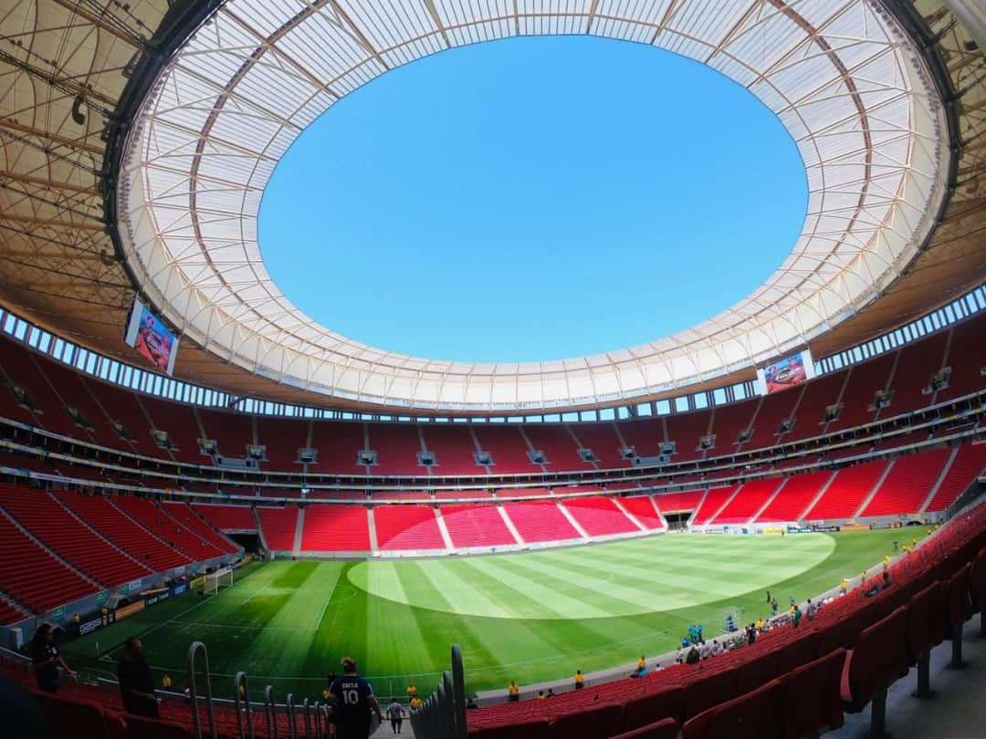 コリンチャンスさんのインスタグラム写真 - (コリンチャンスInstagram)「Estádio Mané Garrincha, em Brasília, já está pronto para receber logo mais, às 16h, Fluminense x Corinthians pela 19ª rodada do @brasileirao!⠀ ⠀ #FLUxSCCP⠀ #VaiCorinthians」9月16日 1時36分 - corinthians