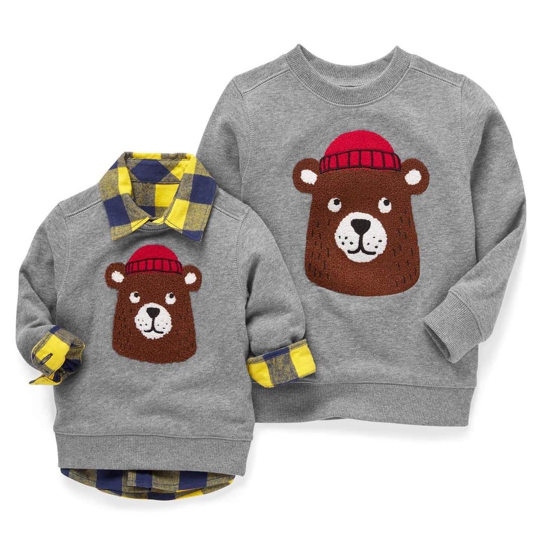 のインスタグラム：「Baby bear says to brother bear... this is  just right. 😍🐻💙 #newarrivals #matching #brotherstyle #lovecarters」