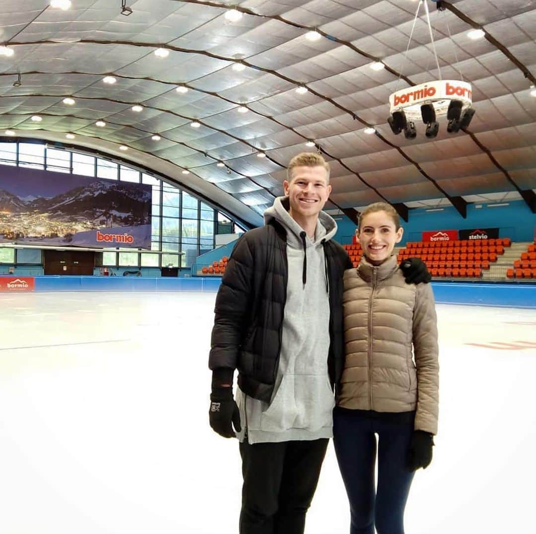 ハミッシュ・ゲイマンさんのインスタグラム写真 - (ハミッシュ・ゲイマンInstagram)「We’re back on the ice and loving it 💙 @bormio_tourism have been so welcoming to us both since we arrived. The ice rink is stunning, we can’t wait to skate more this next month. Thank you @elvioponti2162 for being so kind and helping make this possible 😊 ⠀⠀⠀⠀⠀⠀⠀⠀⠀⠀⠀⠀ ⠀⠀⠀⠀⠀⠀⠀⠀⠀⠀⠀⠀ ⠀⠀⠀⠀⠀⠀ 📷 @elvioponti2162 ⠀⠀⠀⠀⠀⠀⠀⠀⠀⠀⠀⠀ ⠀⠀⠀⠀⠀⠀⠀⠀⠀⠀⠀⠀ ⠀⠀⠀⠀ #bormio #coachhamish #bormiotourism #iceskating #patinageartistique」9月16日 2時16分 - hamishgaman