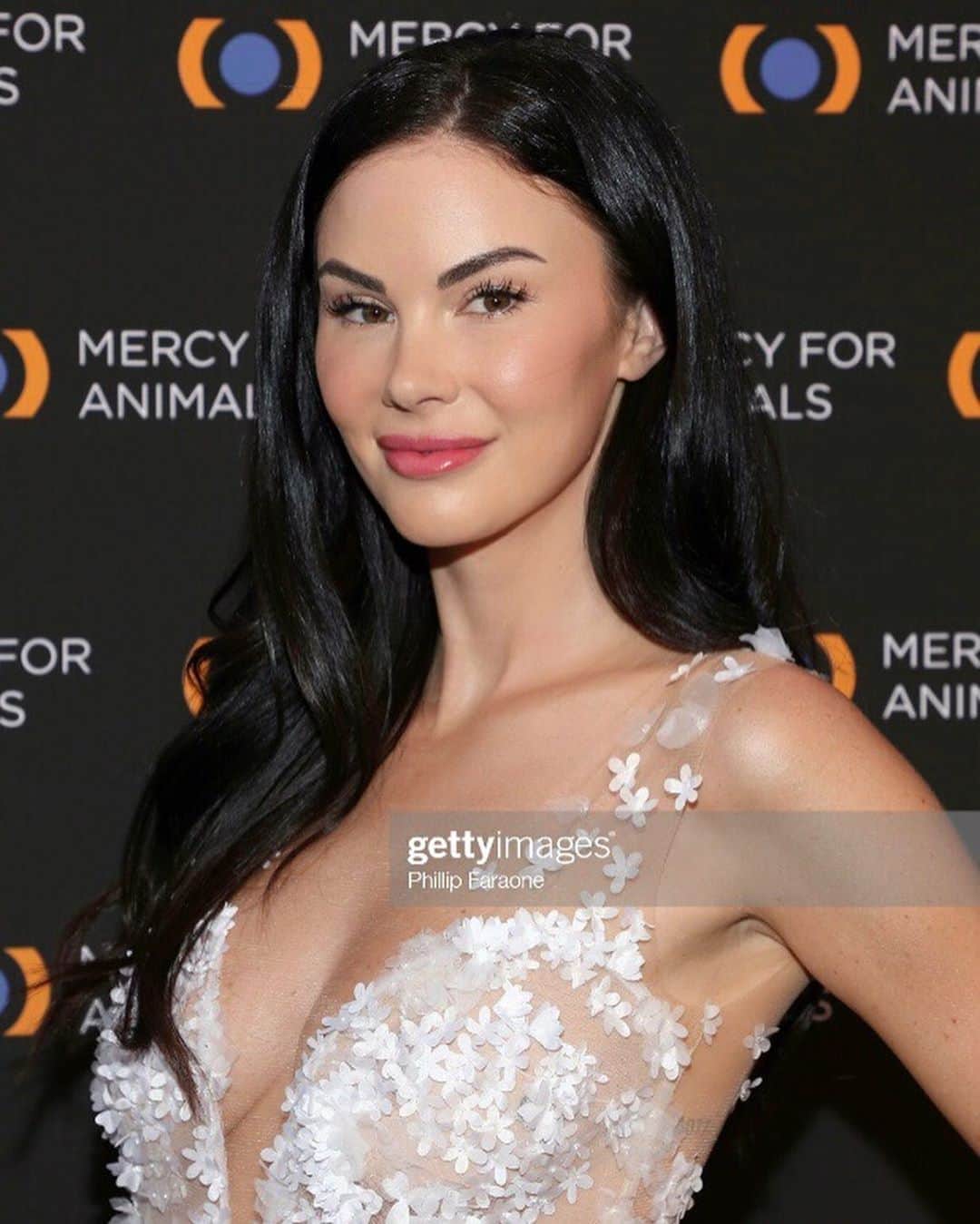 ジェイド・ニコルのインスタグラム：「What a beautiful night celebrating @mercyforanimals with so many like minded individuals out there fighting for the lives and wellbeing of animals all over the world.」