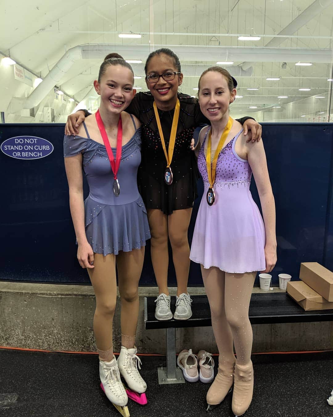 ベアトリサ・リャンのインスタグラム：「Great weekend for my students at the Pasadena Open Championships! Thanks Pasadena FSC and all the volunteers for putting on a great event!  #coachlife #ilovemyjob #proudcoach #youthsports #toyotasportscenter #tspc #iceskating #figureskating #usfigureskating #competiton #pasadenafsc #pasadenaopen」
