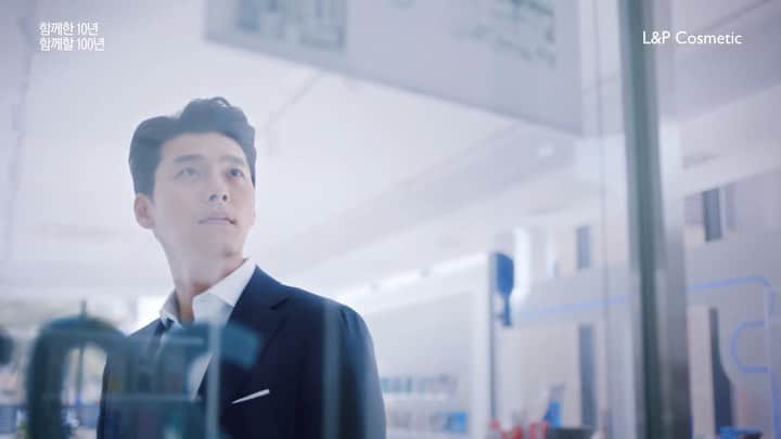 ヒョンビンのインスタグラム：「Mediheal Company Profile —— #hyunbin #현빈 #ヒョンビン #玄彬」