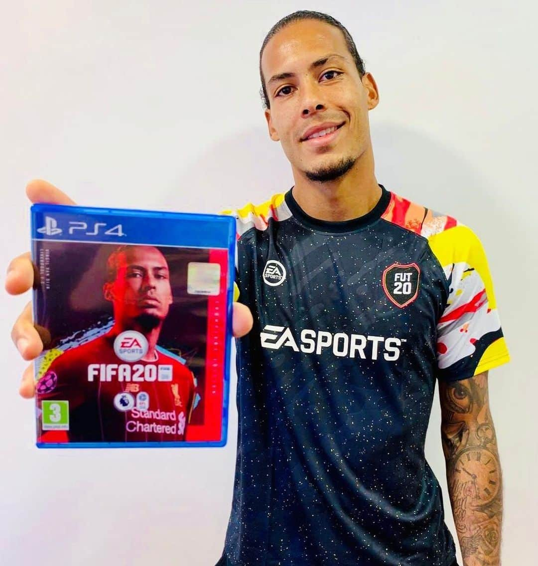 ビルヒル・ファン・ダイクさんのインスタグラム写真 - (ビルヒル・ファン・ダイクInstagram)「The First #FIFA20 🙌 👀 Champions Edition 😉 #VOLTAFOOTBALL 🔴🏆 Who wants a game?」9月16日 3時42分 - virgilvandijk