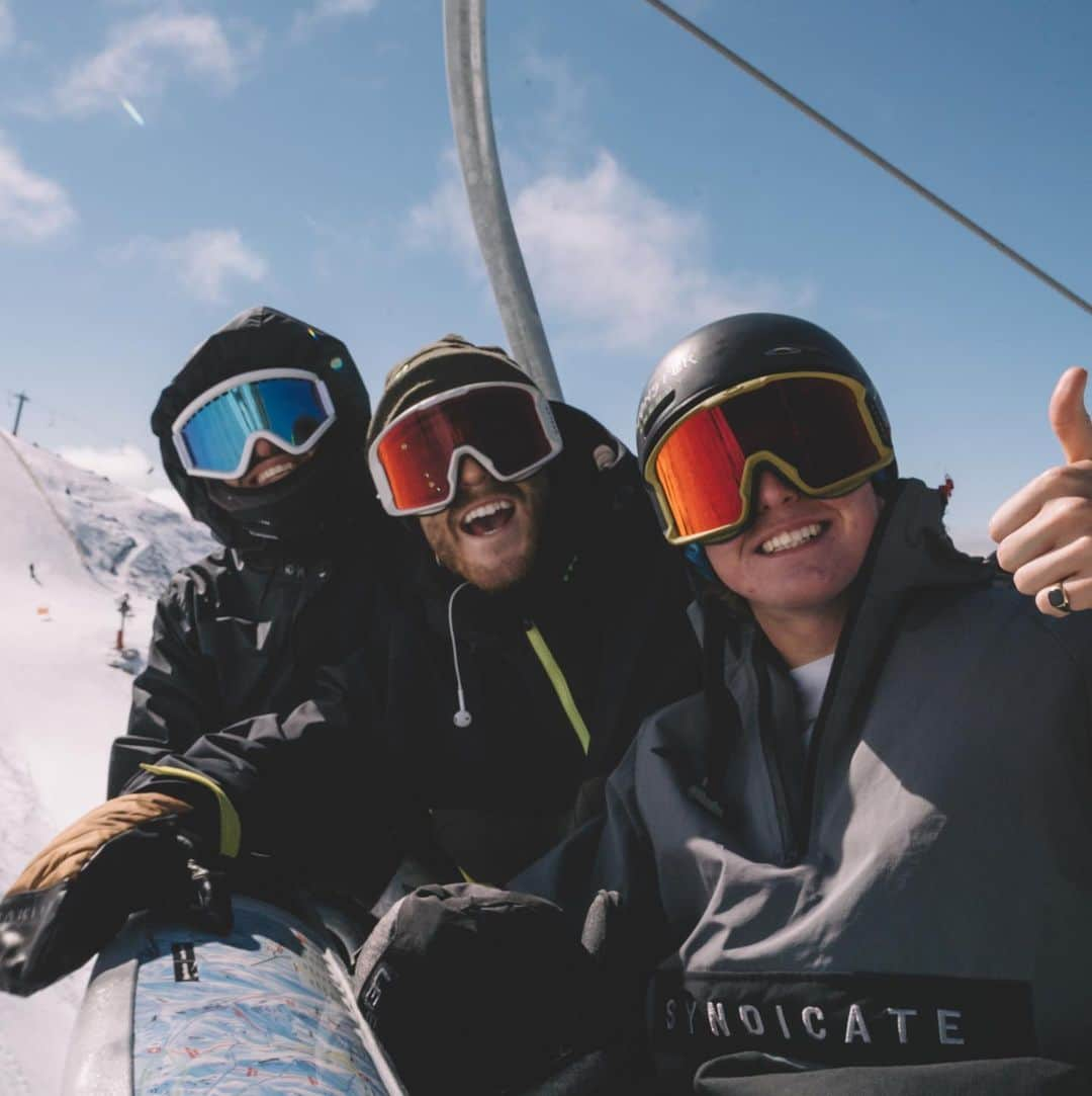 ステール・サンドベックさんのインスタグラム写真 - (ステール・サンドベックInstagram)「Snowboarding with Friends💙 New #StaleLiFE 📺 with these homies on youtube now👀 Link in Bio👀」9月16日 3時54分 - stalesandbech