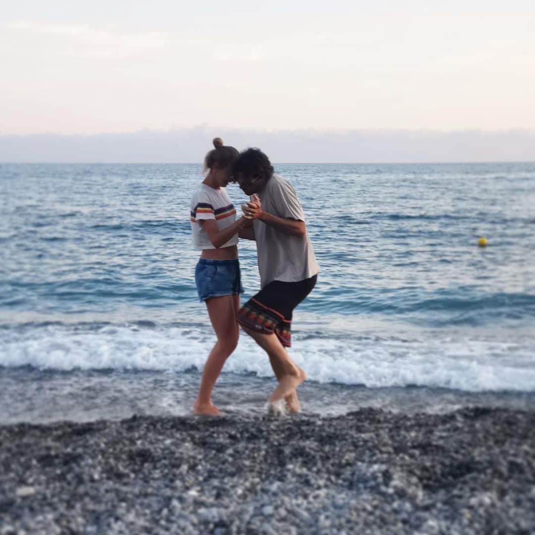 のインスタグラム：「Dance 💃🏼 Smile 😃 Sing 🎶 Love ❤️ Sei felicità @nico29g . #summertime #dance #highvibes #aboutlife #love #smile #dance 📸 @steno.g @charlottasacchi」
