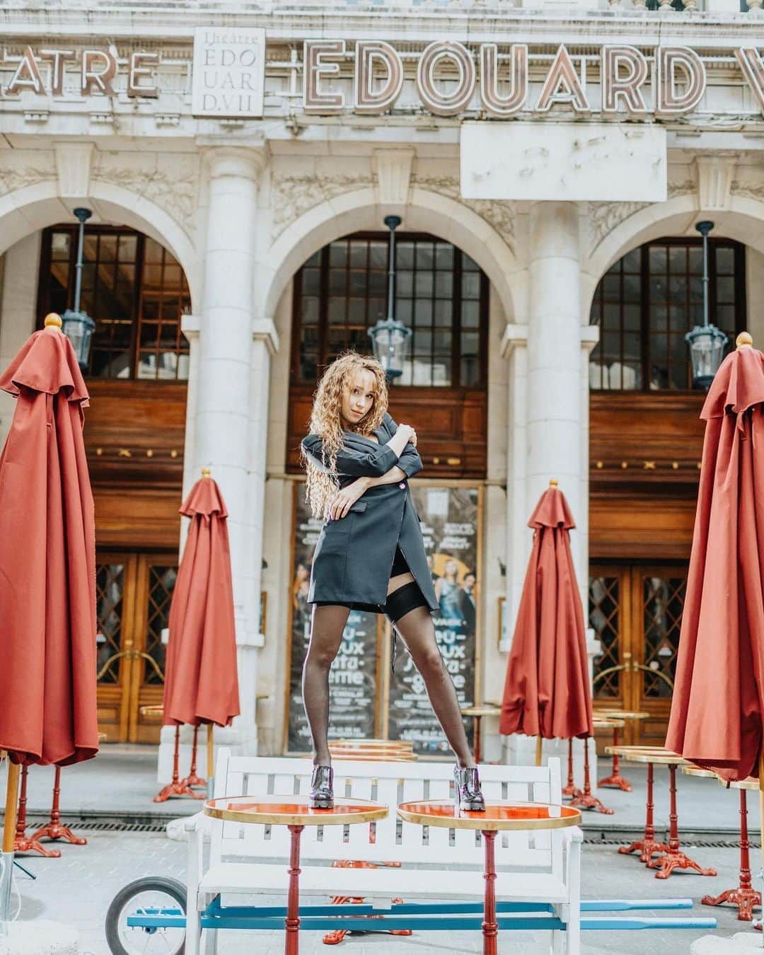 アンジェリーク・アバチキナのインスタグラム：「On my worst behaviour 😈 #paris #model #chantalthomass #street #heels #fashion #Париж #модель」