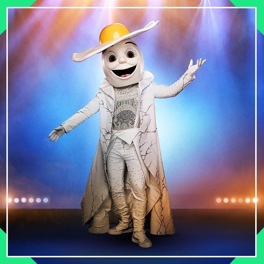 Hulu Home of Emmy-winningさんのインスタグラム写真 - (Hulu Home of Emmy-winningInstagram)「Bigger, bolder, mask-ier! Check out some of the amazing looks from season 2 of #TheMaskedSinger. Which is your fav?」9月16日 10時08分 - hulu