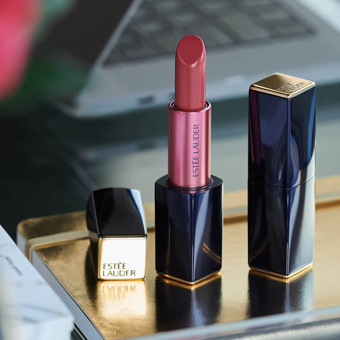 エスティローダーさんのインスタグラム写真 - (エスティローダーInstagram)「There’s a reason why #LipstickEnvy in #RebelliousRose is our No.1 shade around the world: it’s the perfect lipcolor for work or play. Grab it now in our limited-edition pink packaging to flash your inner rebel (or is it your inner rose?). ⚡🌹」9月16日 4時45分 - esteelauder