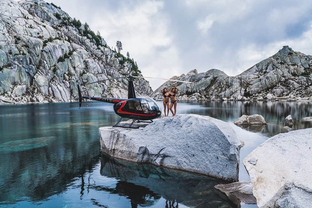 アリアニー・セレステさんのインスタグラム写真 - (アリアニー・セレステInstagram)「If happiness is the goal then adventures should be top priority. 🚁🏔🌊🇨🇦 - Round 2 with @bradleyfriesen  @brittneypalmer Peep my stories to watch us do epic things. 😁」9月16日 4時50分 - ariannyceleste