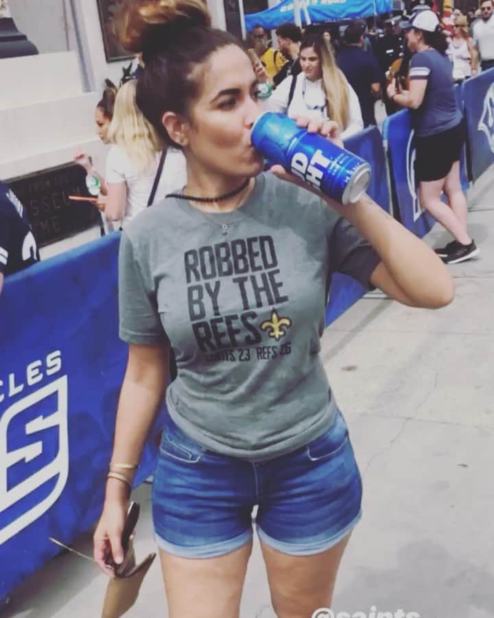 イシス・テイラーのインスタグラム：「WHO DAT ⚜️🖤 ROBBED BY THE REFS.  THIS IS REVENGE.  #whodatnation 📸: @producerchris」