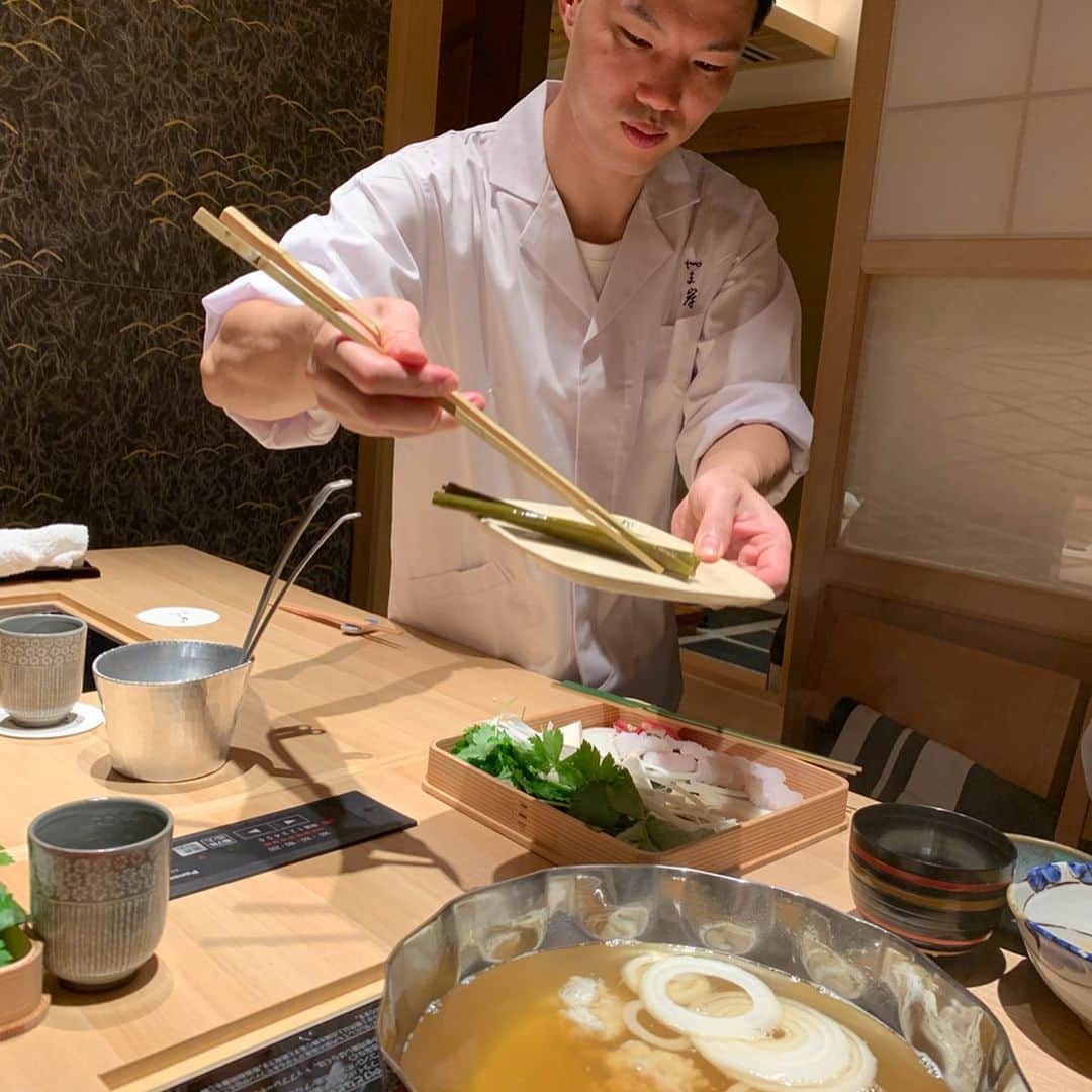 澤野井香里さんのインスタグラム写真 - (澤野井香里Instagram)「新しくできた京都の#やま岸 二号店になるお鍋メインの#二条やま岸 さんへ╰(*´︶`*)╯♡﻿ ﻿ 本店は2回行きそびれてまだ行けずじまいだけど、先にこちらに来れて良かった❣️﻿ ﻿ 繊細なお料理がとっても美味しくて、お出汁も炊きたてご飯もおもてなしも全部最高😍﻿ ﻿ 京都らしい雰囲気の店内も落ち着いて、個室でゆっくりできた＾＾﻿ ﻿ #ks_19✨  #ks_kyoto✨ #京都グルメ #京都ディナー #京都 #二条」9月16日 4時55分 - kaori_sawanoi