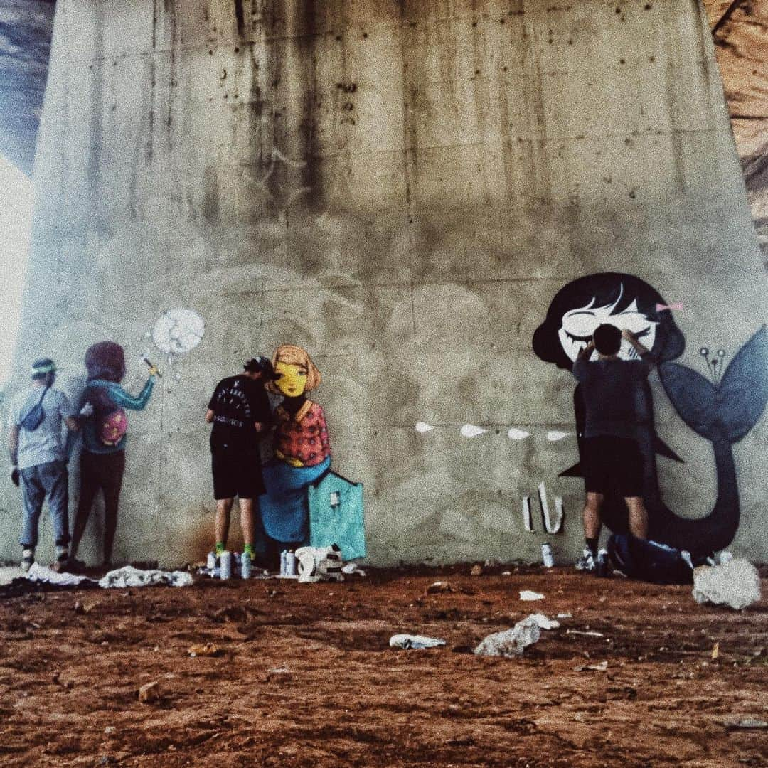 osgemeosさんのインスタグラム写真 - (osgemeosInstagram)「Because today is Sunday ! @speto #saopaulo #graffiti #since1987  Porque hoje é domingo!」9月16日 5時20分 - osgemeos