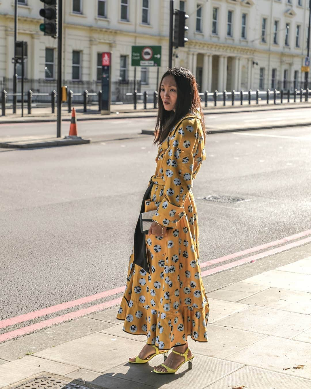 Mariko Kuoさんのインスタグラム写真 - (Mariko KuoInstagram)「All kinds of yellow this morning 💛💛💛 #lfw #londonfashionweek」9月16日 5時38分 - marikokuo