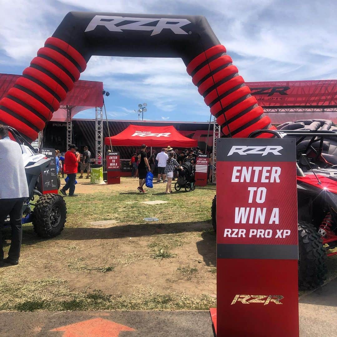 タナー・フォウストさんのインスタグラム写真 - (タナー・フォウストInstagram)「Come on over right now, grab and autograph and enter to@win a new #proXP !! @polarisrzr @sandsportssupershow @rockstarenergy  will be here 1-2 pm.」9月16日 6時06分 - tannerfoust