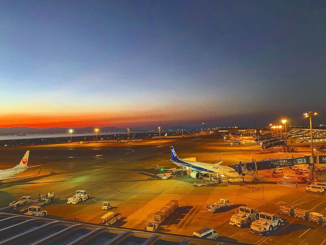 田中幸さんのインスタグラム写真 - (田中幸Instagram)「りんくうビーチ🏖 SUP🏄‍♀️ 飛行機✈️ 餃子の王将🥟 楽しそうな子どもたち👧 願いが全て叶った休日🌸  #りんくうビーチ #セントレア空港 @keen  @keen_japan  #KEENAMBASSADOR #KEENJAPAN #KEEN」9月16日 6時38分 - sachitanaka