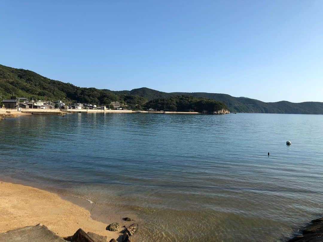 シーサーさんのインスタグラム写真 - (シーサーInstagram)「・ 小豆島で島フェス！ 海を目の前にして吹けるなんて ロケーションがサイコウすぎた〜◎ コイチと初の野外音楽会！ 沢山の人が聞きに来てくれてありがとう様でした。 小豆島はまだまだ夏でした。 ピス！  #島フェス #小豆島 #まだまだ夏 #sawagi #DOBERMAN_SKA」9月16日 7時39分 - __seasir__