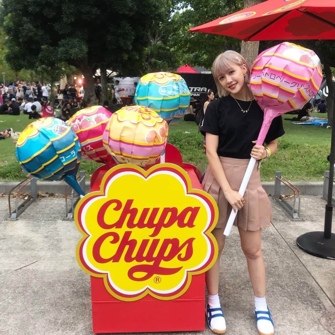 夏焼雅さんのインスタグラム写真 - (夏焼雅Instagram)「@ultrajapan 今年もチョー楽しかった💗💗💗 @chupachups_jp ブースもとっても可愛かった🍭✨💕🍭✨💕🍭 #チュッパチャプス #chupachups #ForeverFUN  #UltraJapan」9月16日 19時19分 - miyaaa0825