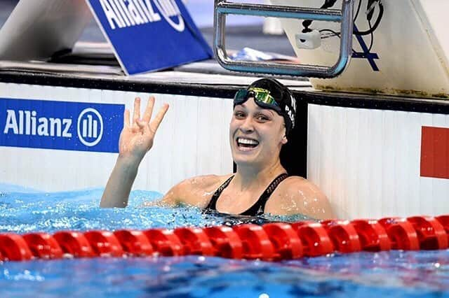 Sophie Pascoeさんのインスタグラム写真 - (Sophie PascoeInstagram)「That’s a wrap for World Championships! 🥇🥇🥇🥇 #fourfromfour #gold #worldchampion #swimming #worldchamps #london2019 • 📸 - @dellyphotoninja」9月16日 17時55分 - sophpascoe1