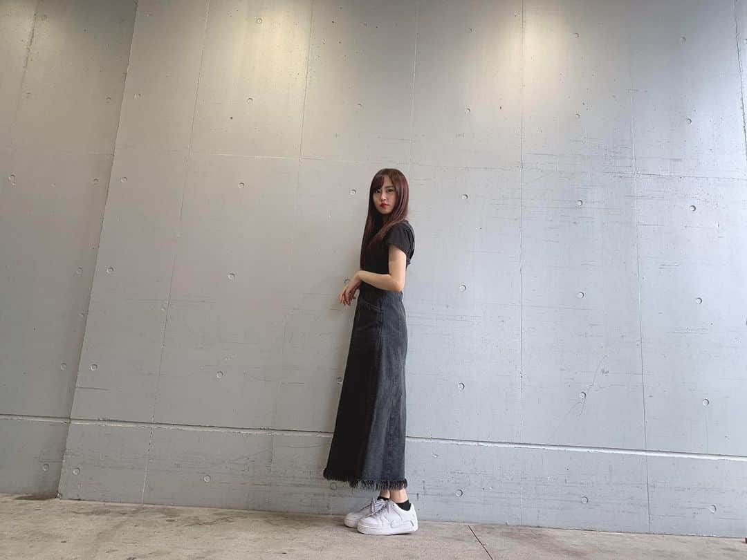 古賀成美さんのインスタグラム写真 - (古賀成美Instagram)「. 本日の私服👏 . . ありがとうございました！ 今日は最近、黒の服ばっかじゃん！って言われて、あ、たしかにそうだ！っておもいました。 笑 次は色物を着れるように頑張ります笑笑 . . #握手会 #私服 #黒 #snidel」9月16日 18時14分 - narunaru_330