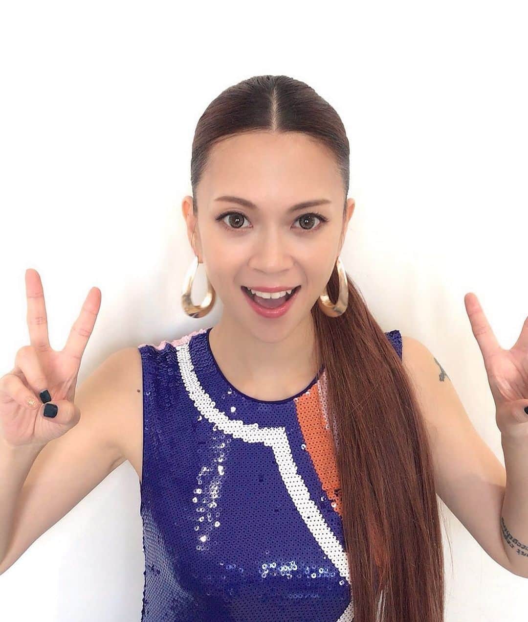 小柳ゆきのインスタグラム：「鹿児島リリースイベント終わりました！ 握手並んでくれた皆様、足を止めてくれた皆様ありがとうございました✨ . 鹿児島に来るのを待ってくれていた方が結構いて、感動しております😭 ありがとうーーーー . . 次のリリイベは... 9/21 山形県エスモール 9/22 青森県エルム  です!! お近くの方は是非遊びにきてね〜💕 #小柳ゆき #prelude」