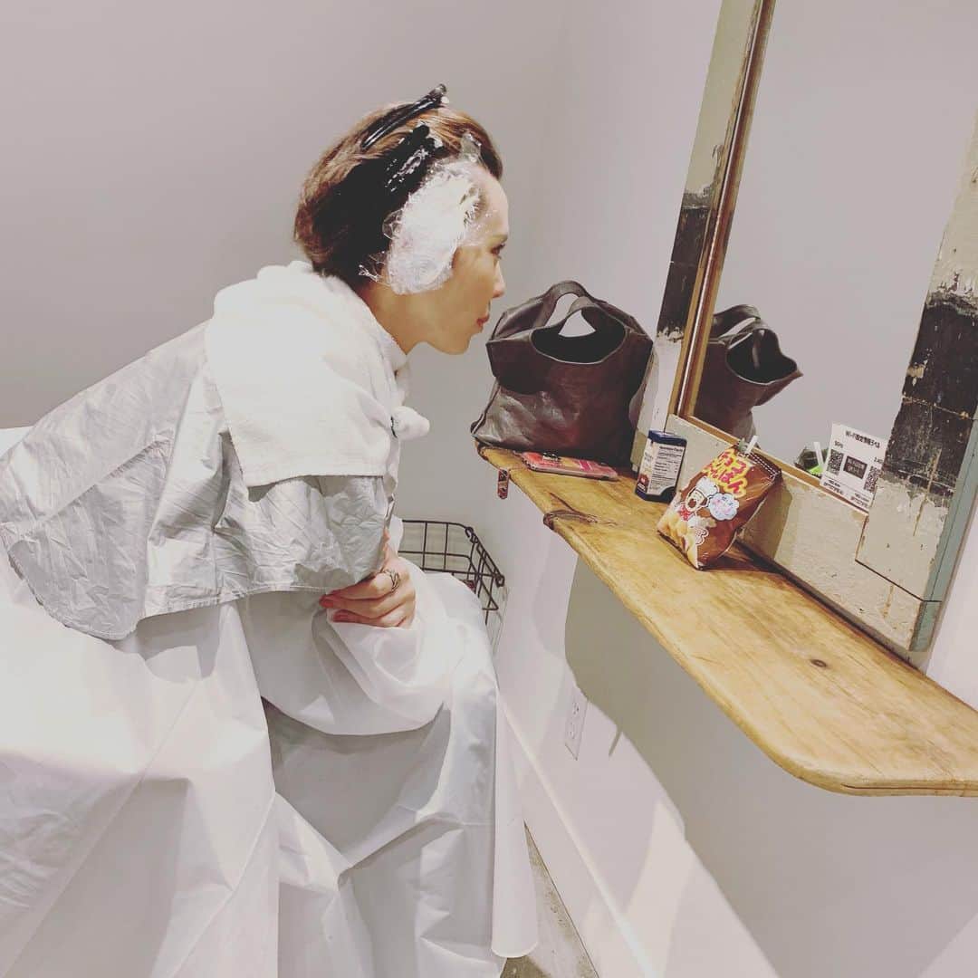 緒月遠麻さんのインスタグラム写真 - (緒月遠麻Instagram)「☺︎ 2人で 美容院。笑  こだわりが強い✂︎ #陽月華 その時の気分✂︎ #緒月遠麻  素敵に仕上げて頂きました☺︎✨」9月16日 18時52分 - toma_ozuki