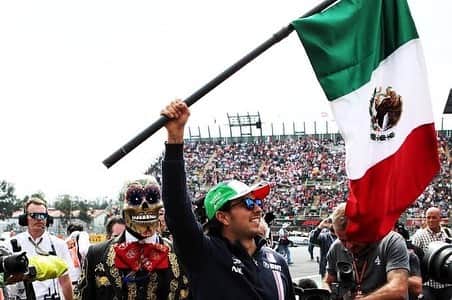 セルジオ・ペレスさんのインスタグラム写真 - (セルジオ・ペレスInstagram)「¡La libertad en la que vivimos nos brinda día a día la oportunidad de ser mejores!  Celebremos a nuestra gran nación con mucho orgullo y cariño. ¡Viva México! #IndependenceDay #Independencia 🇲🇽🇲🇽🇲🇽」9月16日 11時06分 - schecoperez
